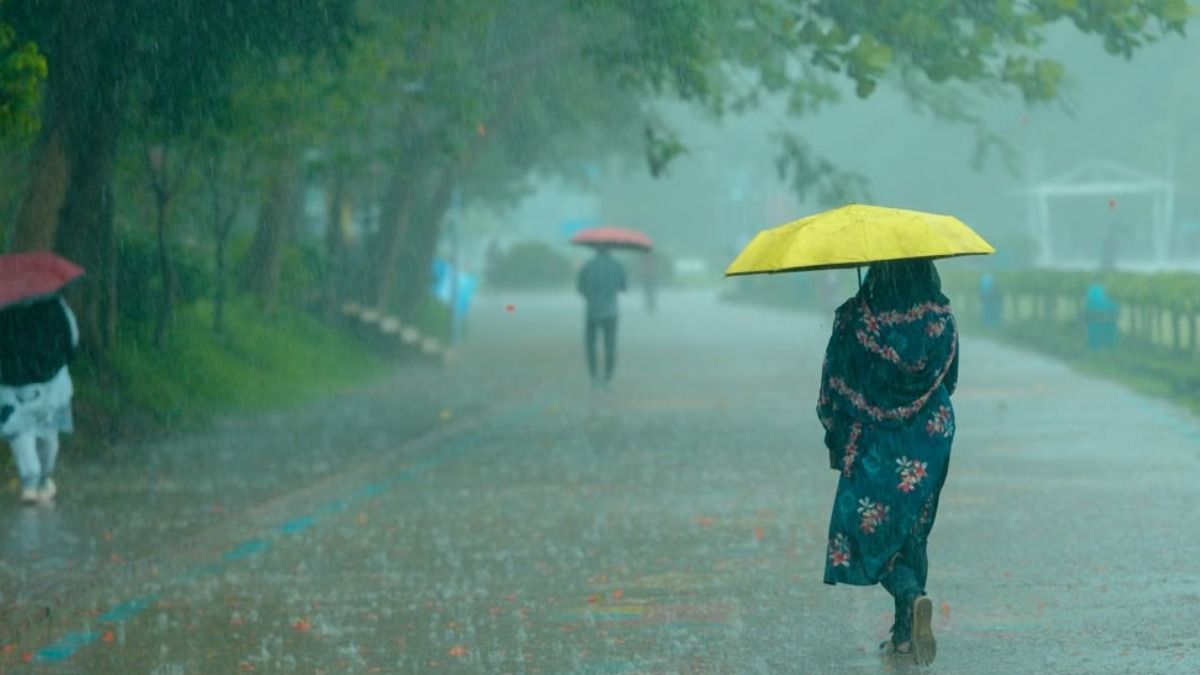 ৬ জেলায় অতিভারী বৃষ্টির সম্ভাবনা, বইবে ঝোড়ো হাওয়া, আজ বাংলার কোথায় আবহাওয়া কেমন?