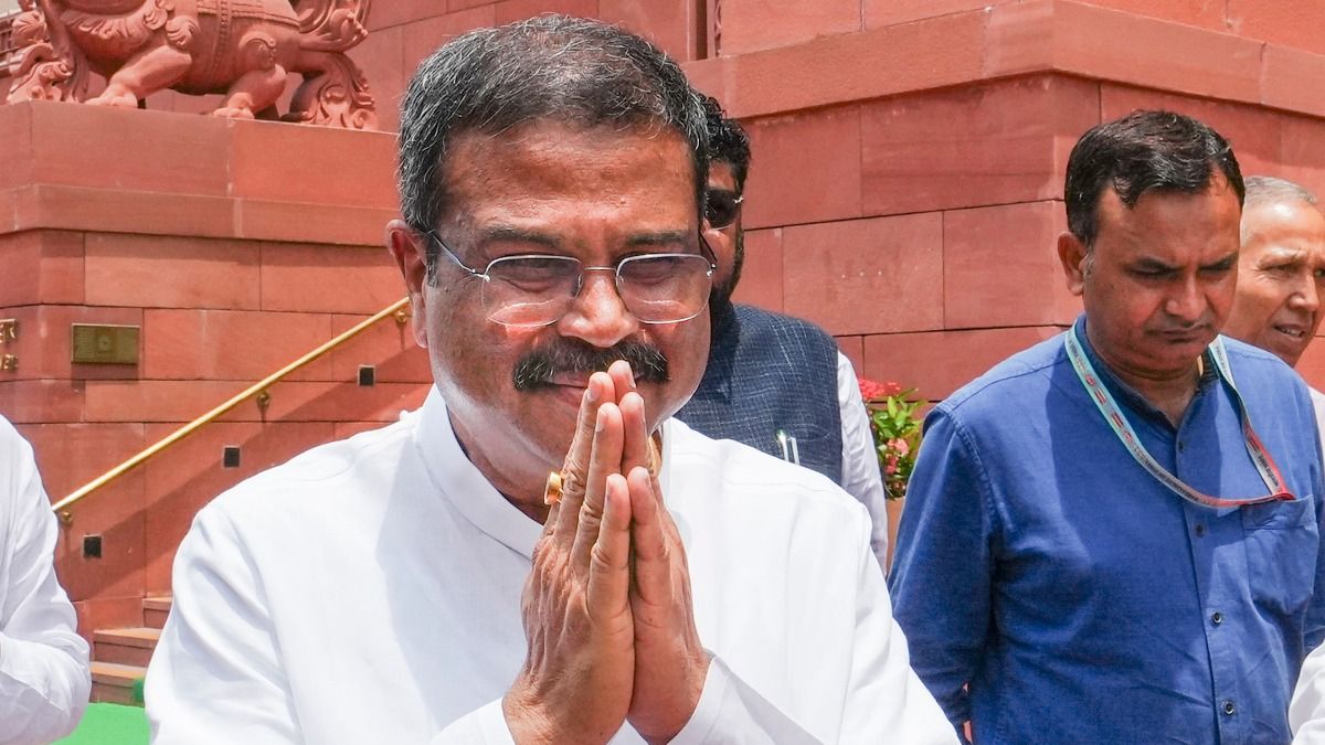 'আমি স্ট্রিট ফাইটার...' ইস্তফার পরে প্রথমবার মুখ খুললেন ধর্মেন্দ্র প্রধান
