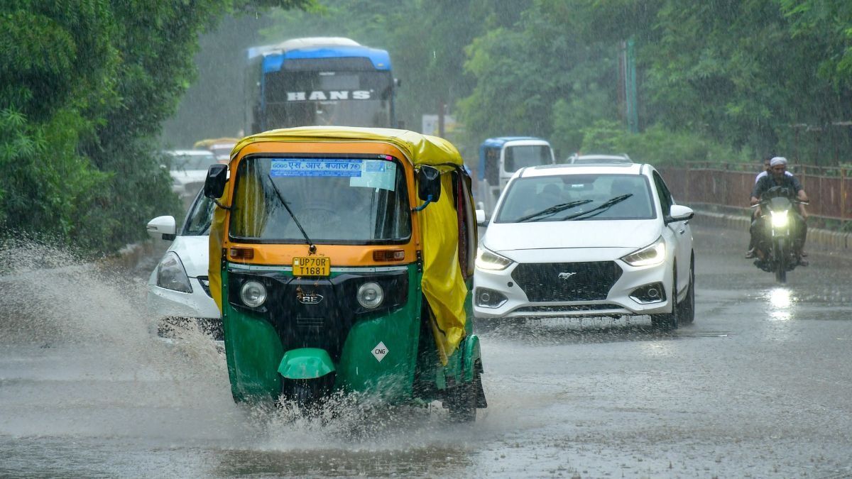 ঝোড়ো হাওয়ার সঙ্গে বজ্রপাতের Alert, রাজ্যের ১৫ জেলায় সতর্কতা জারি করল হাওয়া অফিস