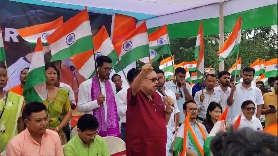 কলকাতায় তেরঙা যাত্রার বিশাল মিছিল, সোমবার কোন কোন রাস্তায় যান চলাচল বন্ধ? কলকাতায় তেরঙা যাত্রার বিশাল মিছিল, সোমবার কোন কোন রাস্তায় যান চলাচল বন্ধ?