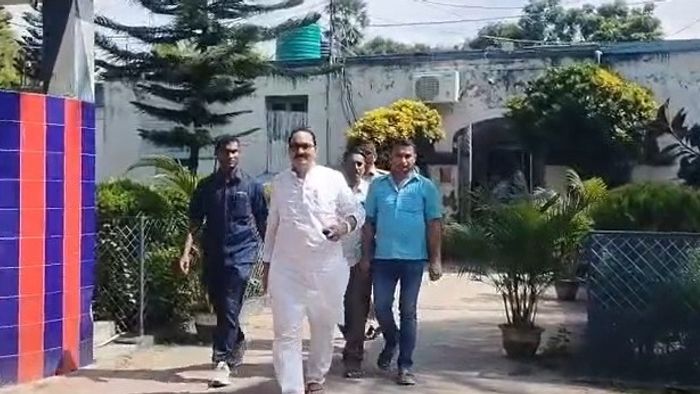 থানা থেকে বেরোচ্ছেন বিধায়ক আব্দুর রহিম বক্সী
