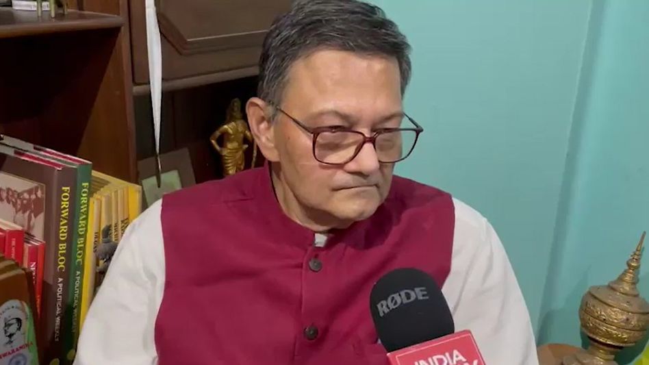 Gen Z-কে নিয়ে গড়বেন 'আজাদ হিন্দ পার্টি', BJP, TMC ছেড়ে এবার নয়া প্ল্যান নেতাজির বংশধরের Gen Z-কে নিয়ে গড়বেন 'আজাদ হিন্দ পার্টি', BJP, TMC ছেড়ে এবার নয়া প্ল্যান নেতাজির বংশধরের