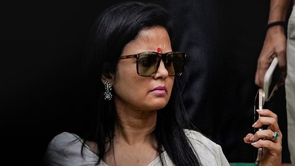 গভীর রাতে সার্কিট হাউসের ঘর খালি করার নির্দেশ, বিস্ফোরক অভিযোগ মহুয়ার