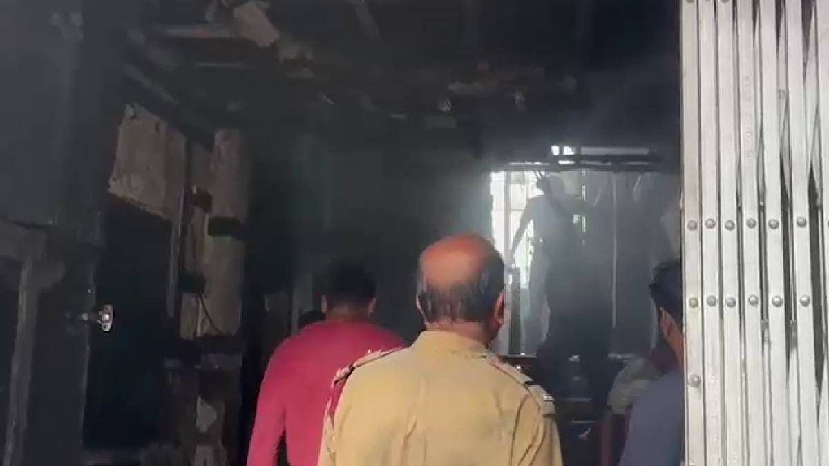 তারাপীঠের হোটেলে আগুন