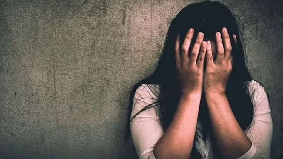 'মুডটাই নষ্ট করে দিলে,' হানিমুনে পিরিয়ড হয়েছে শুনে স্ত্রীকে অমানবিক অত্যাচার স্বামীর 'মুডটাই নষ্ট করে দিলে,' হানিমুনে পিরিয়ড হয়েছে শুনে স্ত্রীকে অমানবিক অত্যাচার স্বামীর