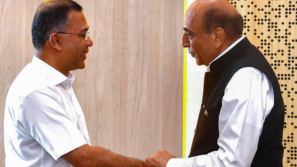 তারেক রহমান ও দীনেশ ত্রিবেদীর বৈঠক - ফাইল ছবি
