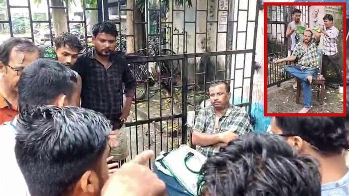ঘটনাকে কেন্দ্র করে তীব্র চাঞ্চল্য ছড়িয়েছে বাঁকুড়ার ওন্দা ব্লকের বাঁকি সেন্দড়া হাইস্কুলে।