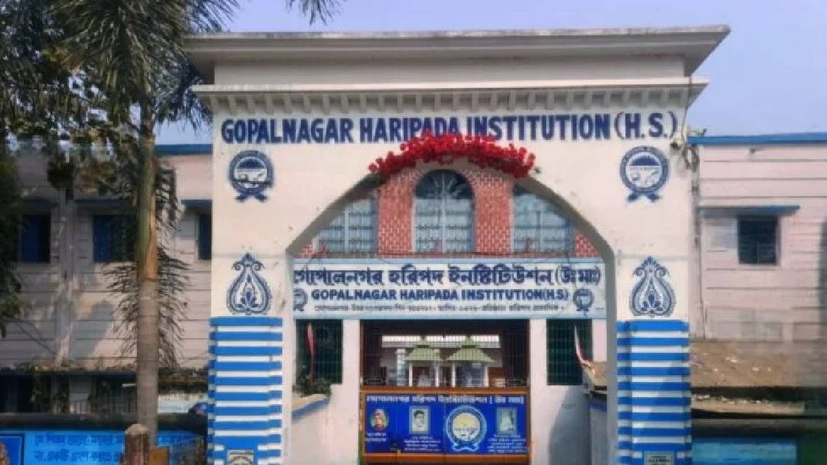 শিক্ষককে মার অভিভাবকের