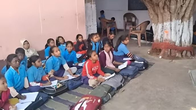 স্কুলের জন্য বরাদ্দ কোটি কোটি টাকা, তবুও শিক্ষক নেই; CAG রিপোর্টে বাংলার শিক্ষার ভয়াবহ ছবি
