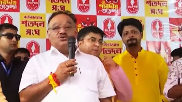 শমীকের মন্তব্যে তুঙ্গে বিতর্ক