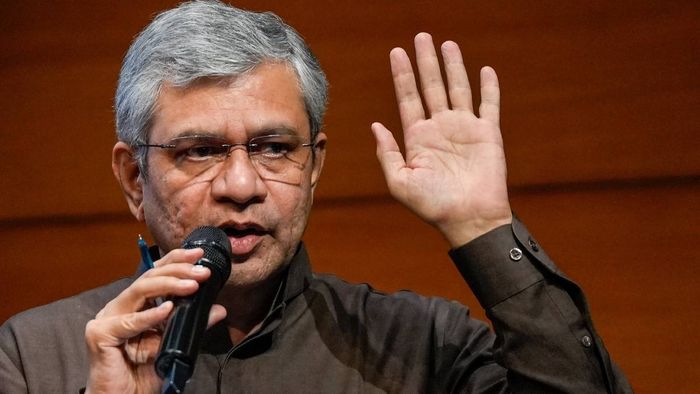 কেন্দ্রীয় মন্ত্রী অশ্বিনী বৈষ্ণব (ছবি: পিটিআই)