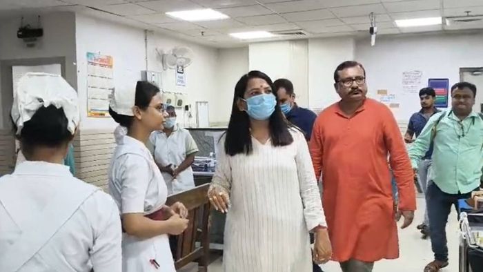 মালদা মেডিক্যাল কলেজে সারপ্রাইজ ভিজিটে মন্ত্রী