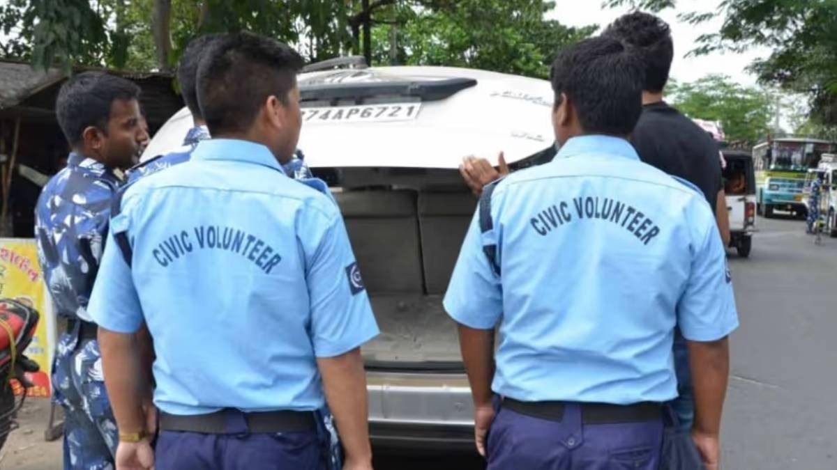 সিভিক ভলান্টিয়ারদের উপর পুলিশি অ্যাকশন শুরু, চাকরিও যেতে পারে?