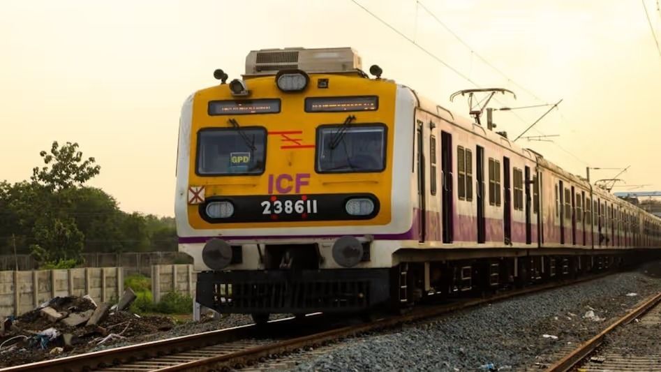 লোকাল ট্রেন 