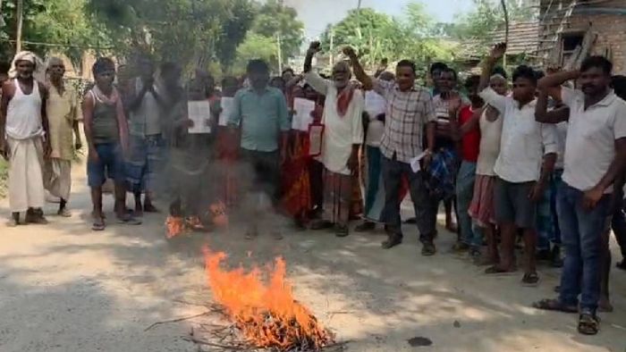 আবাসের বাড়ি পেতে কাটমানি নেওয়ার অভিযোগ