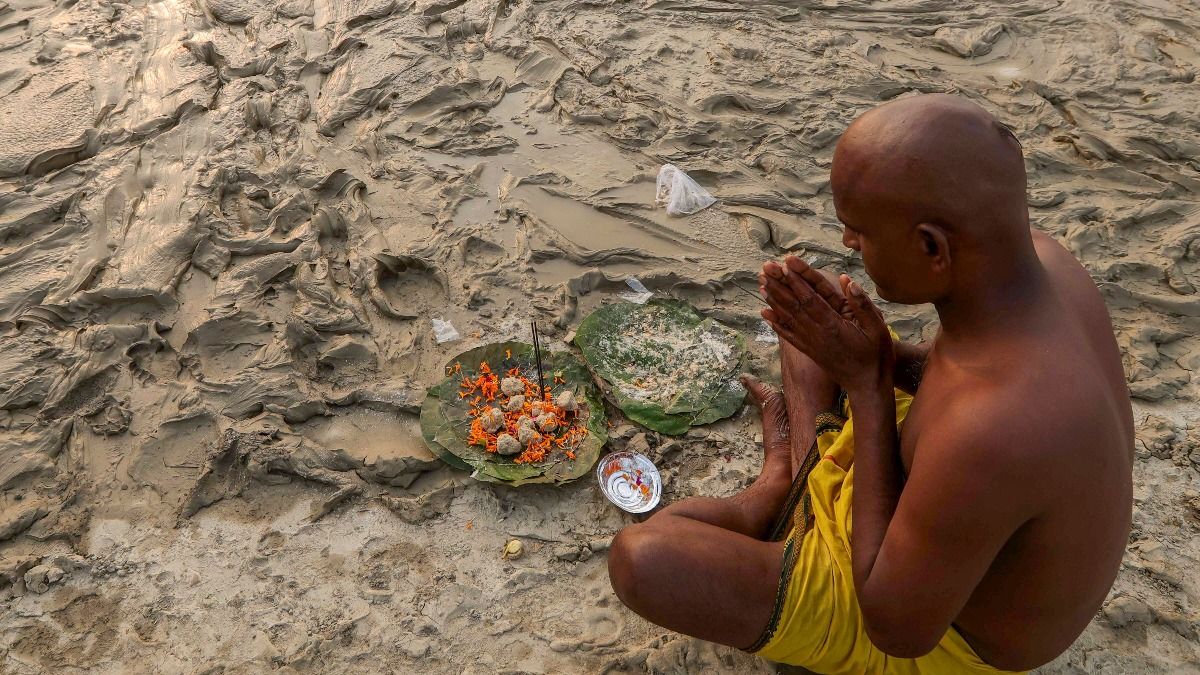 মৃতদেহের নাকে, কানে তুলো গোঁজা হয় কেন? গড়ুর পুরাণ ও বিজ্ঞান যা বলছে...