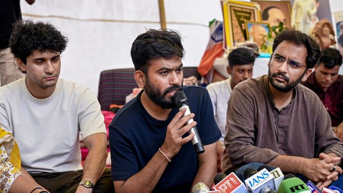 অভিজিত্ দীপকে, সৌরভ দাস ও আশুতোষ রাঙ্কা - পিটিআই ফাইল ছবি