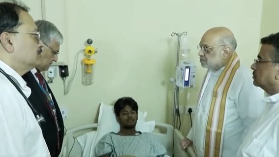 দেখা হল না বেলুড়ের পুজো, চোরবাগানের আহতদের দেখেই শহর ছাড়লেন শাহ