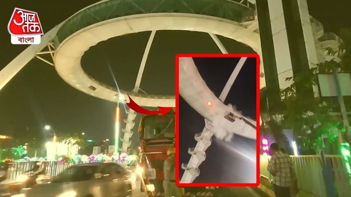 দশমীর সন্ধ্যায় বিশ্ববাংলা গেটের ঝুলন্ত রেস্তরাঁয় আগুন, ঘটনাস্থলে পুলিশ-দমকল   