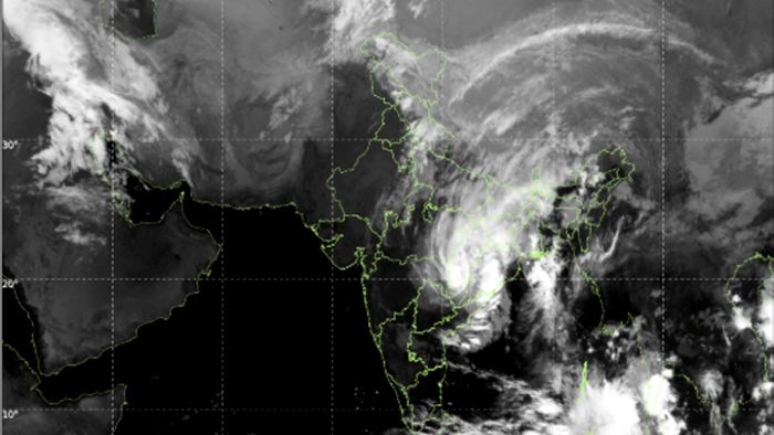 স্যাটেলাইট ছবিতে ধরা পড়ল দানবীয় মেঘ