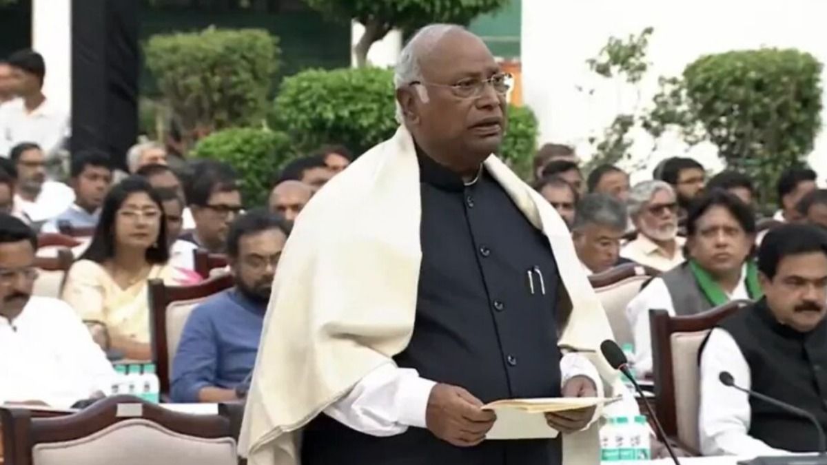 Live: CEC জ্ঞানেশ কুমারের বিরুদ্ধে প্রস্তাব পেশ, শুরু ইন্ডিয়া ব্লকের 'প্রতীকী সংসদ' 