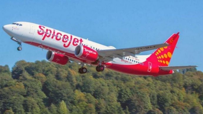Spicejet की फ्लाइट वापस Delhi लौटी, सभी यात्री सुरक्षित Spicejet की फ्लाइट वापस Delhi लौटी, सभी यात्री सुरक्षित