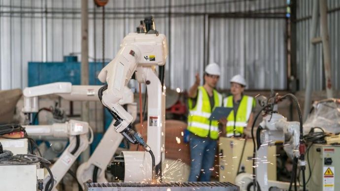 AI एक Industrial Factory Employee के तौर पर AI एक Industrial Factory Employee के तौर पर