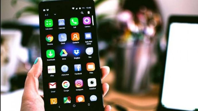 Central Govt ने एक बड़ा कदम उठाते हुए 14 मोबाइल मैसेंजर ऐप्स को ब्लॉक कर दिया है। Central Govt ने एक बड़ा कदम उठाते हुए 14 मोबाइल मैसेंजर ऐप्स को ब्लॉक कर दिया है।