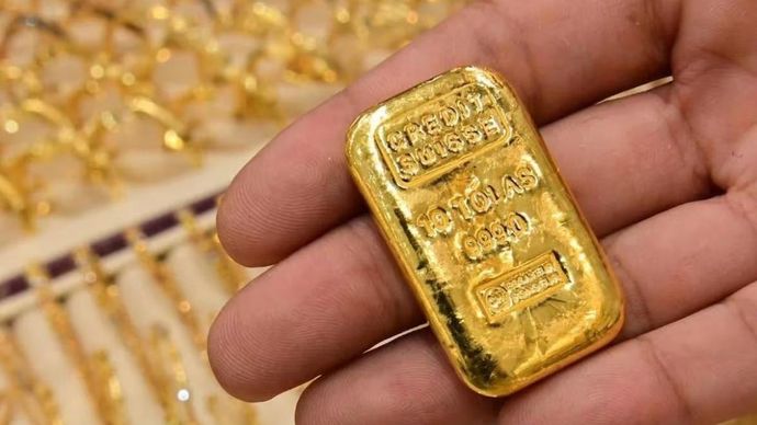 2000 के नोटबदली के बाद सोने के दाम में तेज़ी, फिजिकल गोल्ड भी महंगा