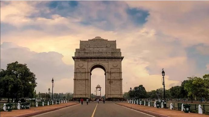 Delhi के लिए इस साल अप्रैल का महीना सिर्फ ठंडा ही नहीं बल्कि प्रदूषण से राहत देने वाला भी रहा है।