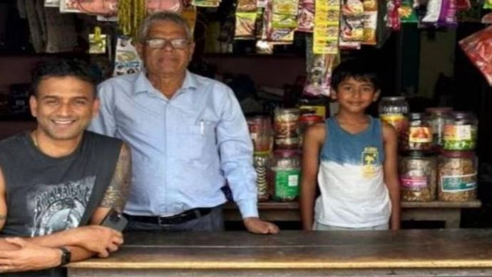 NItin Kamath ने अपने ससुर शिवाजी पाटिल की एक फोटो शेयर की