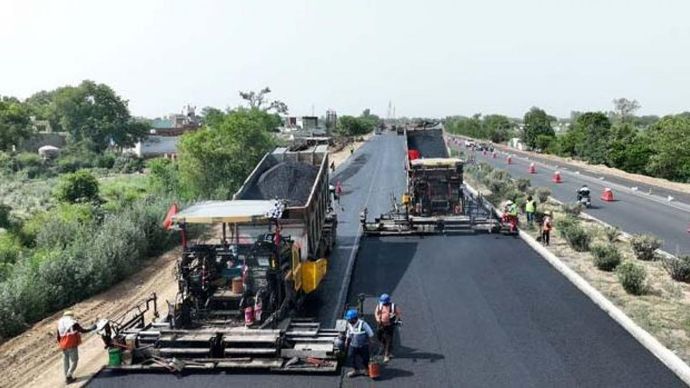 नेशनल हाईवे बनाने का नया रिकॉर्ड