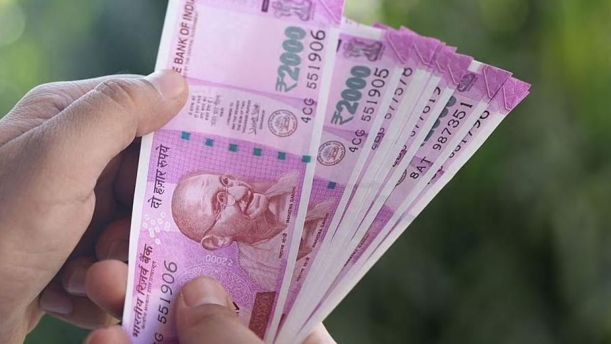 महीनेभर में बैंकों में आए 2000 रुपए के 72% नोट