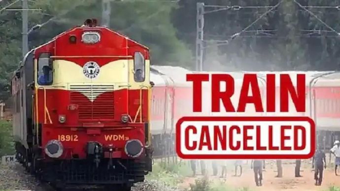 Biparjoy का असर, 40 से अधिक ट्रेन कैंसिल Biparjoy का असर, 40 से अधिक ट्रेन कैंसिल
