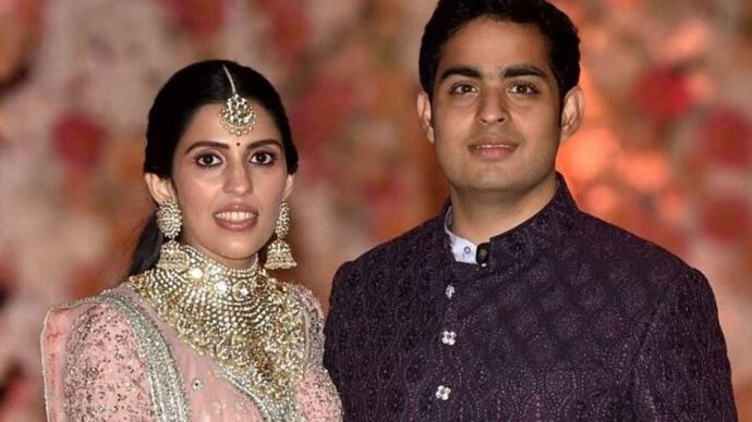 Mukesh Ambani के बड़े बेटे आकाश अंबानी की पत्नी श्लोका ने बेटी को जन्म दिया है Mukesh Ambani के बड़े बेटे आकाश अंबानी की पत्नी श्लोका ने बेटी को जन्म दिया है