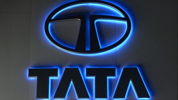 टाटा ग्रुप ने ब्रिटेन में 5.2 बिलियन डॉलर के निवेश से गीगाफैक्ट्री लगाने का ऐलान किया है टाटा ग्रुप ने ब्रिटेन में 5.2 बिलियन डॉलर के निवेश से गीगाफैक्ट्री लगाने का ऐलान किया है