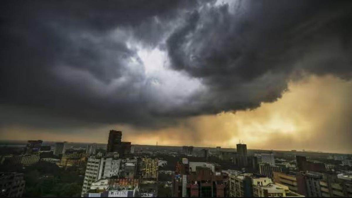 Maharashtra में IMD ने जारी किया रेड और ऑरेंज अलर्ट Maharashtra में IMD ने जारी किया रेड और ऑरेंज अलर्ट