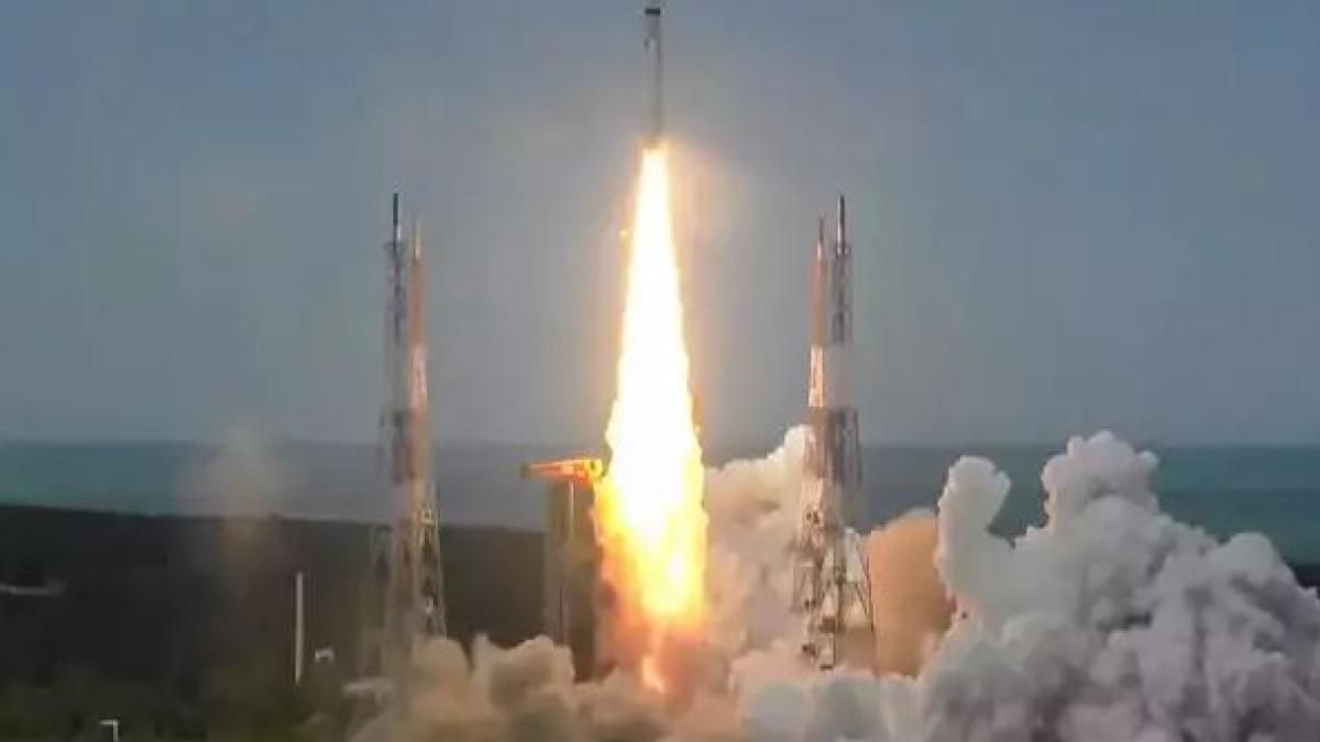 Chandrayaan का सफर शुरू, 40 दिन में पहुंचेगा चांद पर