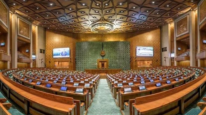 संसद का मॉनसून सत्र आज से, सरकार लाएगी 31 बिल, विपक्ष की घेरने की तैयारी संसद का मॉनसून सत्र आज से, सरकार लाएगी 31 बिल, विपक्ष की घेरने की तैयारी