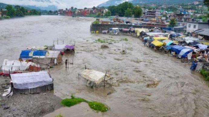 उत्तराखंड में भारी बारिश उत्तराखंड में भारी बारिश