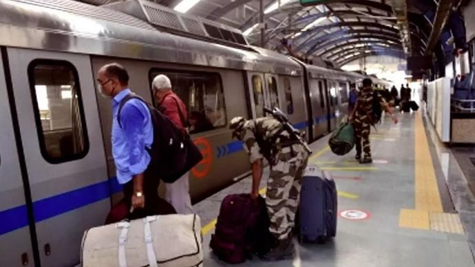 Noida Metro में सफर हुआ आसान