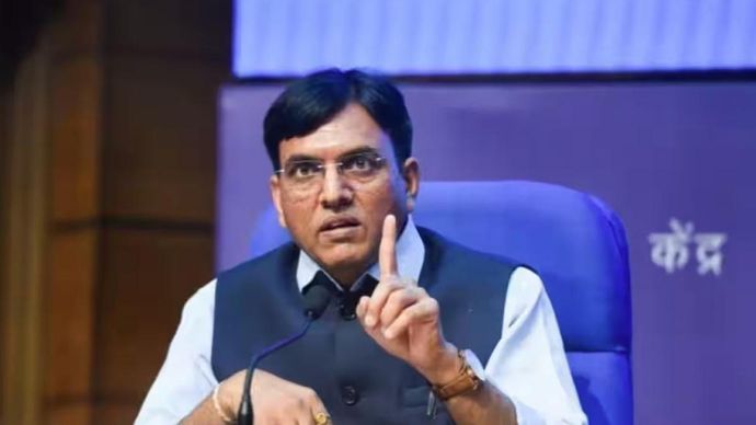 Ayushman Yojana को लेकर भड़के स्वास्थ्य मंत्री Mansukh Mandaviya Ayushman Yojana को लेकर भड़के स्वास्थ्य मंत्री Mansukh Mandaviya