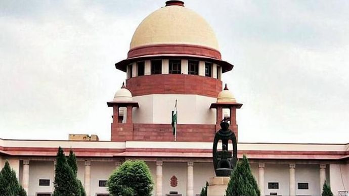 केंद्रीय वित्त मंत्रालय ने कर्नाटक उच्च न्यायालय के उस फैसले के खिलाफ सुप्रीम कोर्ट में एक विशेष अनुमति याचिका दायर की केंद्रीय वित्त मंत्रालय ने कर्नाटक उच्च न्यायालय के उस फैसले के खिलाफ सुप्रीम कोर्ट में एक विशेष अनुमति याचिका दायर की