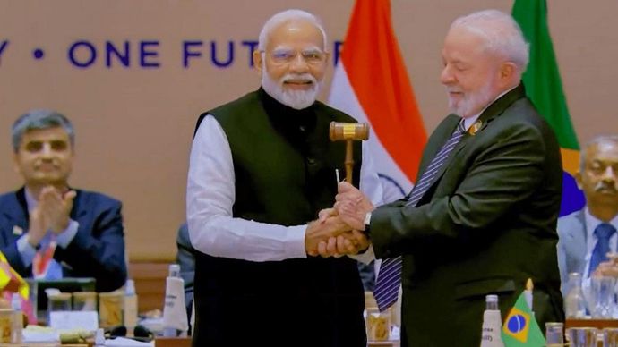 PM मोदी ने Brazil को G20 की अध्यक्षता सौंपी PM मोदी ने Brazil को G20 की अध्यक्षता सौंपी