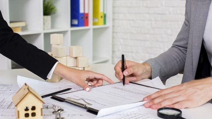 जानी मानी कंपनी Bombay Dyeing ने सौदे को अंजाम दिया है जानी मानी कंपनी Bombay Dyeing ने सौदे को अंजाम दिया है