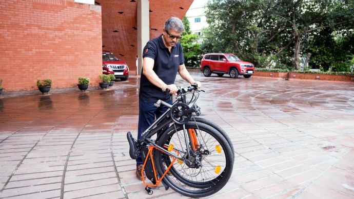 Mahindra And Mahindra Group के चेयरपर्सन Anand Mahindra ने Foldable E-Bike बनाने वाले स्टार्टअप में निवेश किया है Mahindra And Mahindra Group के चेयरपर्सन Anand Mahindra ने Foldable E-Bike बनाने वाले स्टार्टअप में निवेश किया है
