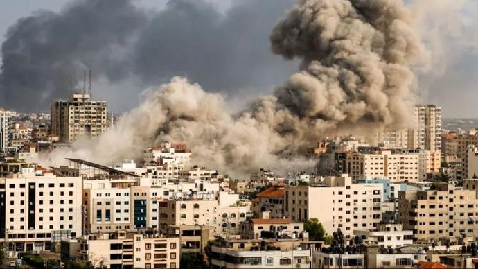 इजरायल और हमास की लड़ाई के बीच कुल मौतों का आंकड़ा 1300 पर पहुंच गया है