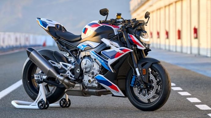 BMW ने भारत में अपनी नई M 1000 R SuperBike 33 लाख रुपये की कीमत पर लॉन्च की है BMW ने भारत में अपनी नई M 1000 R SuperBike 33 लाख रुपये की कीमत पर लॉन्च की है
