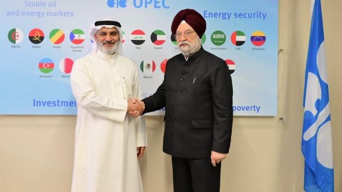 भारतीय पेट्रोलियम मंत्री हरदीप सिंह पुरी ने ओपेक सचिव जनरल हैथम अल घैस के साथ बैठक की भारतीय पेट्रोलियम मंत्री हरदीप सिंह पुरी ने ओपेक सचिव जनरल हैथम अल घैस के साथ बैठक की