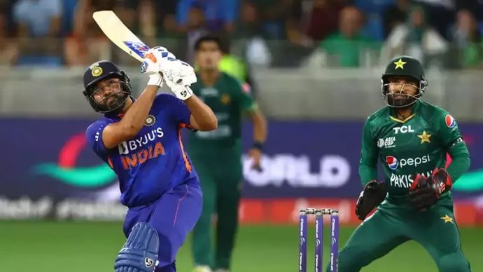 रोहित शर्मा ने केवल 63 गेंदों में 86 रन बनाकर भारत को पाकिस्तान पर सात विकेट से शानदार जीत दिलाई रोहित शर्मा ने केवल 63 गेंदों में 86 रन बनाकर भारत को पाकिस्तान पर सात विकेट से शानदार जीत दिलाई